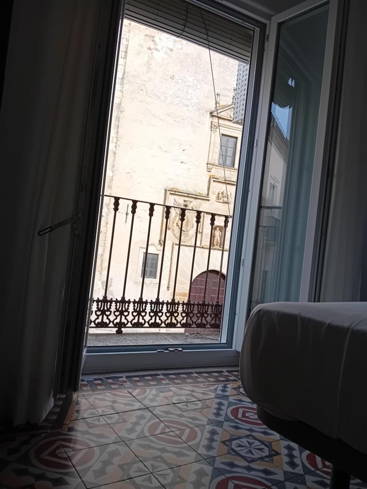 Apartamento Plaza San Francisco Trujillo Exteriör bild